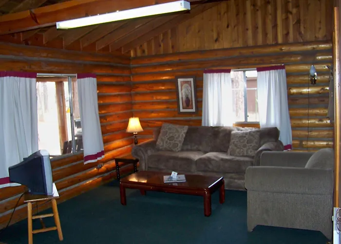 Of The Woods Hotel 3*